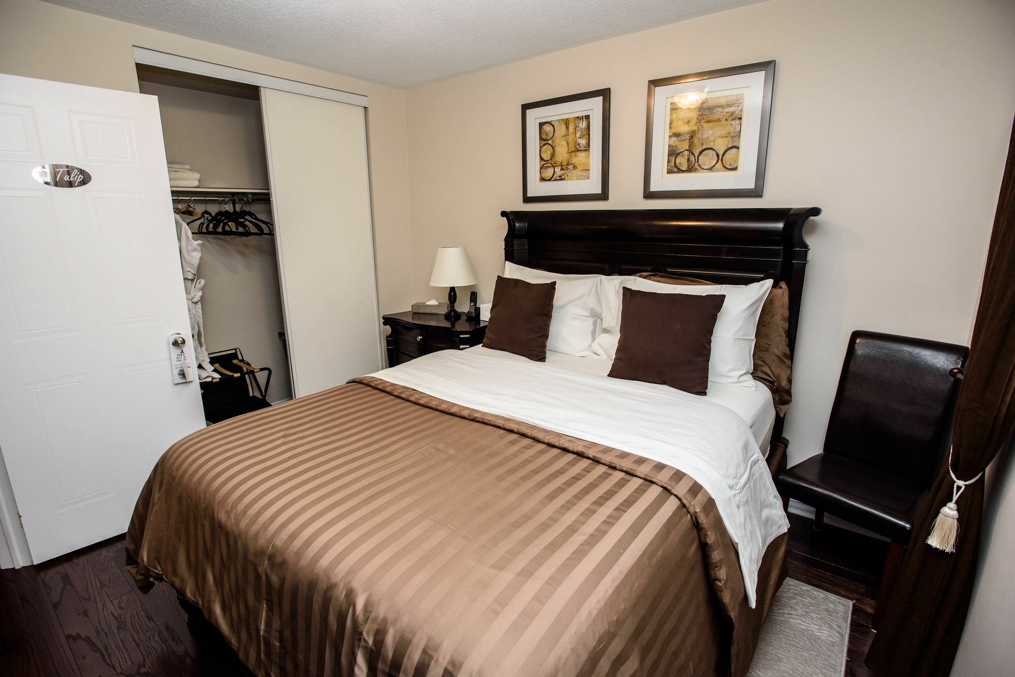 Newton Villa Emerald House Brampton Dış mekan fotoğraf